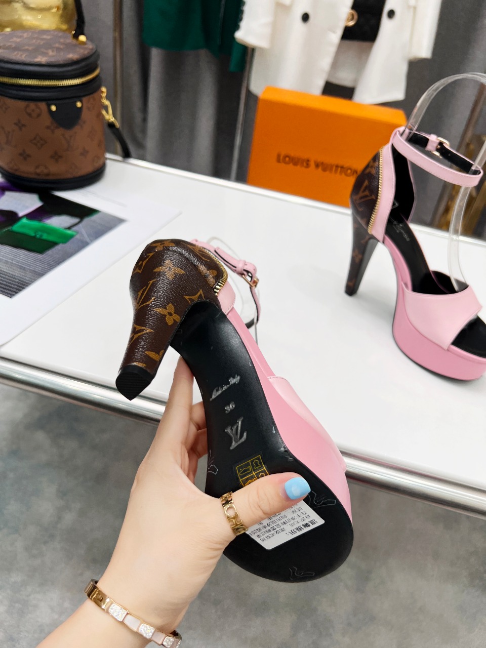 First Class Women's Hight Quality - Image 5