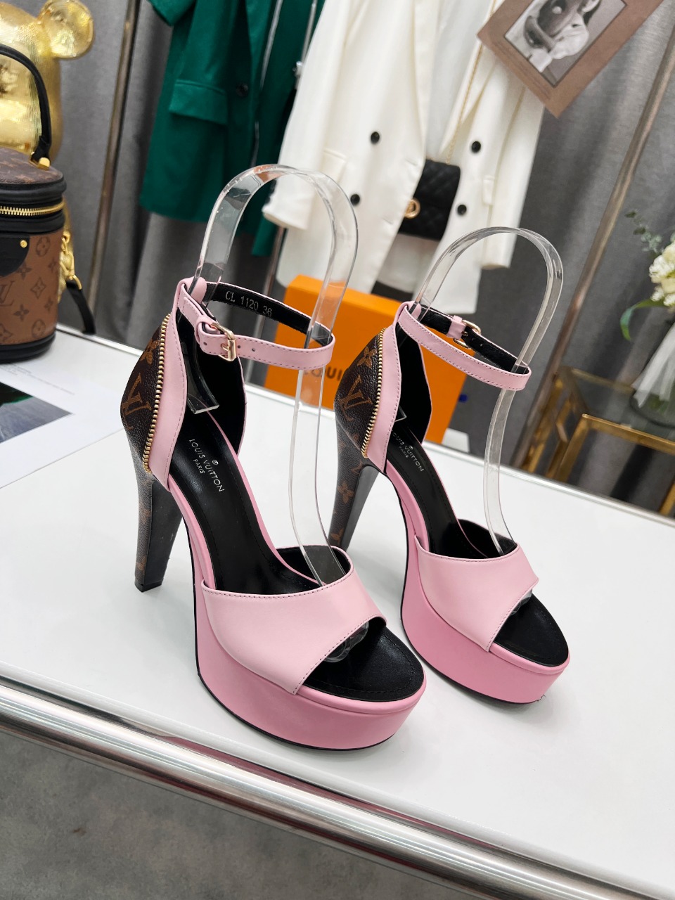 First Class Women's Hight Quality - Image 7