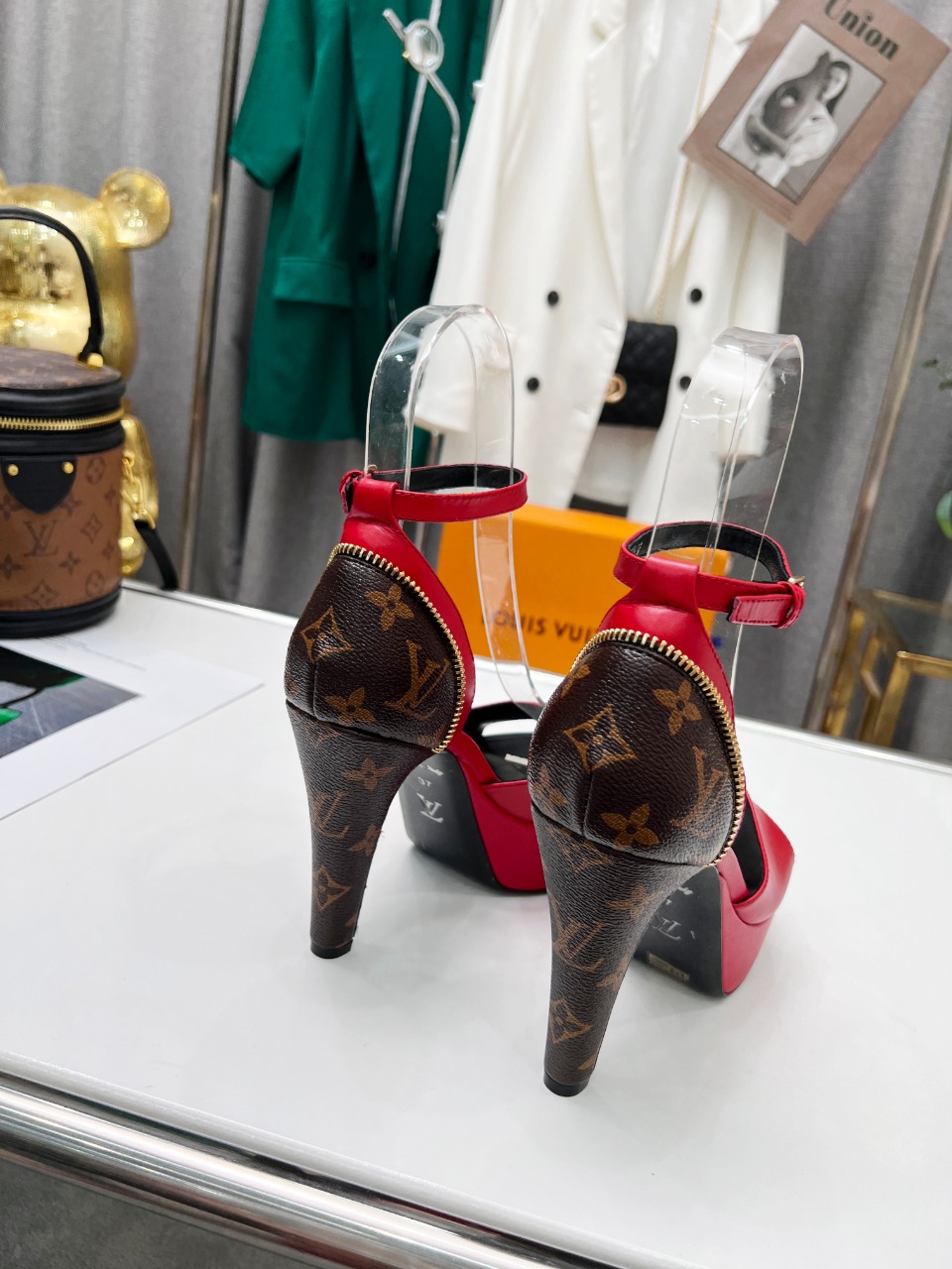 First Class Women's Hight Quality - Image 2