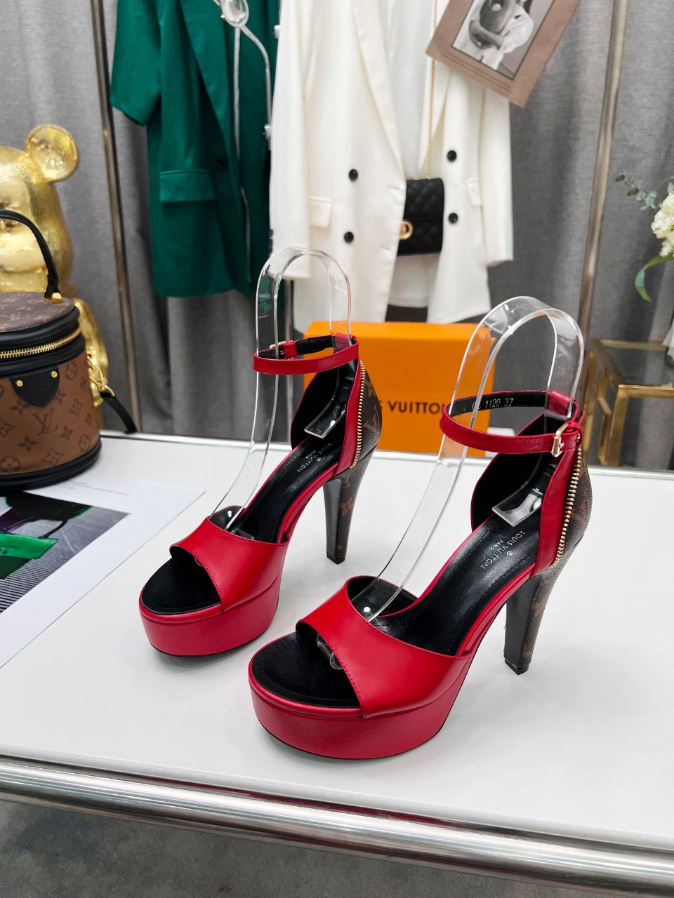 First Class Women's Hight Quality - Image 4