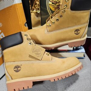 Boots Waterproof and Stylish Color Standar